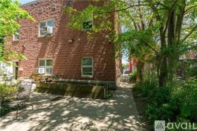 Main picture of 1416 Main St