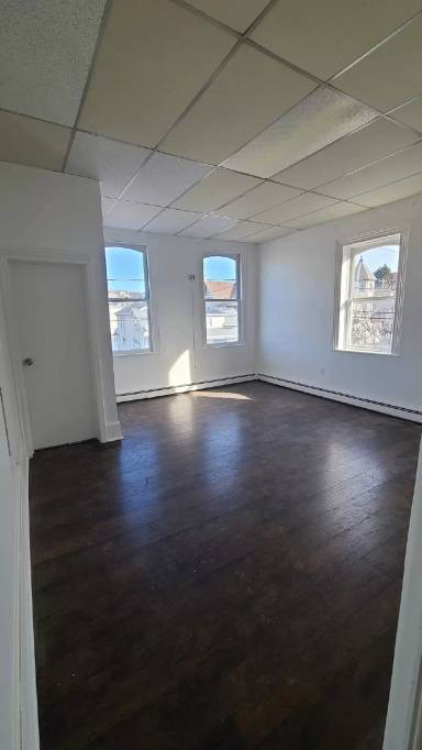 Main picture of 538 Orchard St