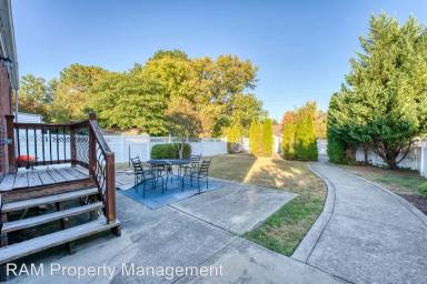 Main picture of 1814 Stewart Pl