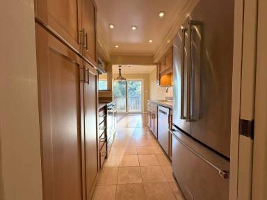 Main picture of 320 Palo Alto Ave
