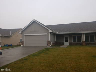 Main picture of 12218 N 149th Cir