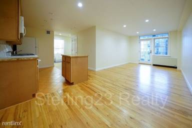 Main picture of 2821 Astoria Blvd