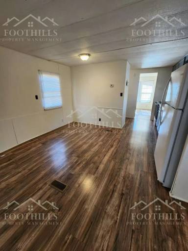 Main picture of 101 McFarlin Way