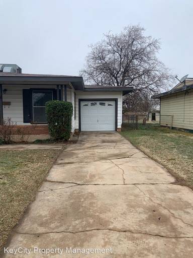 Main picture of 1018 S Crockett Dr