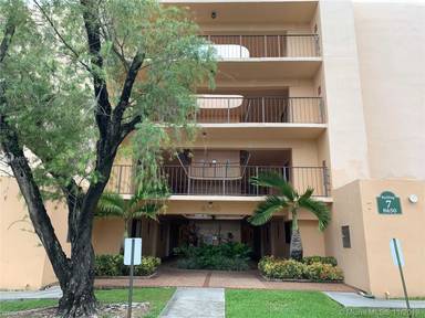 Main picture of 8650 SW 133rd Avenue Rd