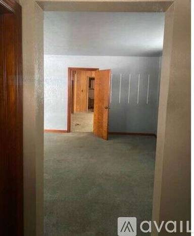 Main picture of 223 W Locust St