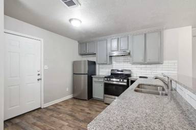 Main picture of 4226 Coke St
