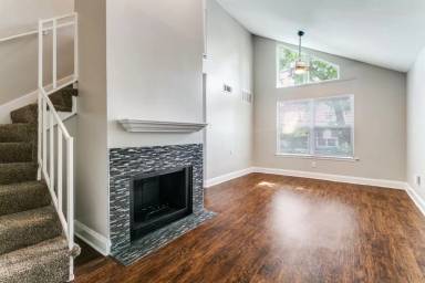 Main picture of 4023 N Hall St