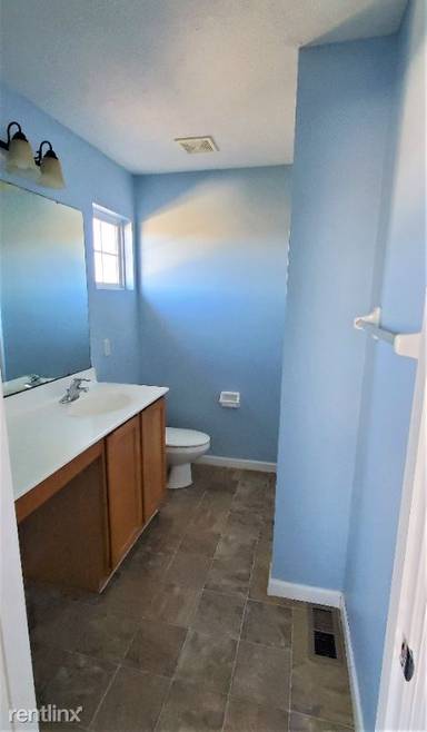Main picture of 28 Village Ct