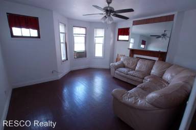 Main picture of 2272 N High St