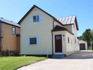 Main picture of 409 Park St