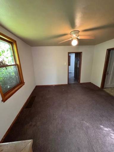 Main picture of 523 W 4th St