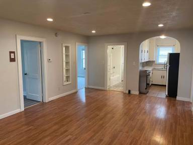 Main picture of 12 Vine St