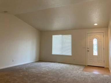 Main picture of 606 Blair Ct NE