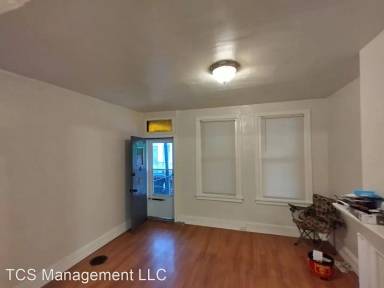Main picture of 2727 W Silver St