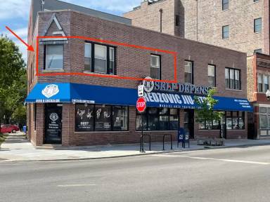 Main picture of 4900 N Lincoln Ave