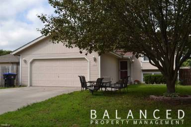 Main picture of 2621 SW Bingham Ct