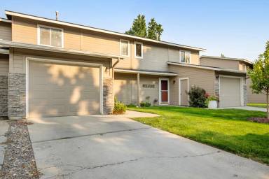 Main picture of 2566 S Waterbury Ln