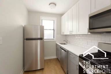 Main picture of 3618 N Marshfield Ave