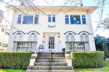 Main picture of 3920 J St