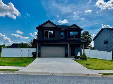 Main picture of 8 Boyden Dr