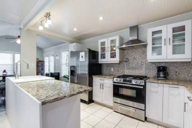Main picture of 2402 Thornton Rd