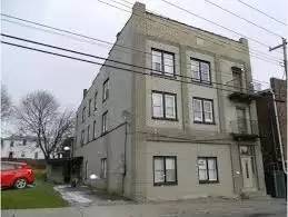 Main picture of 202 Oak Hill Ave