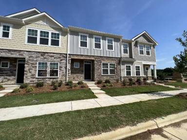 Main picture of 208 Sagecroft Ln