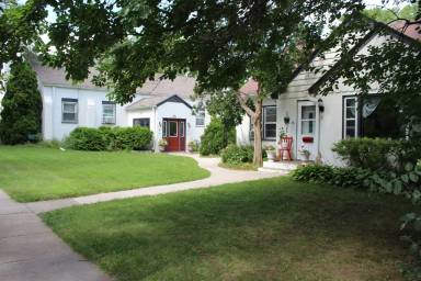 Main picture of 301 2nd St