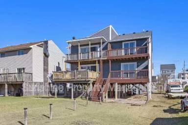 Main picture of 735 W Ocean View Ave