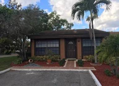 Main picture of 2300 Pecan Ct