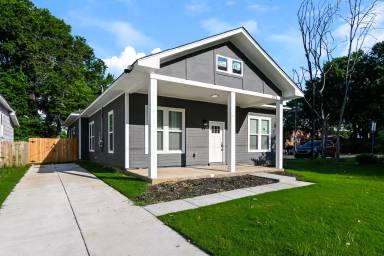 Main picture of 213 N Watkins St