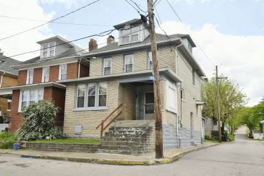 Main picture of 900 Belleview St