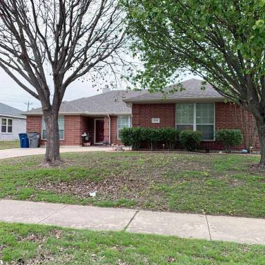 Main picture of 208 N Rolling Meadows Dr