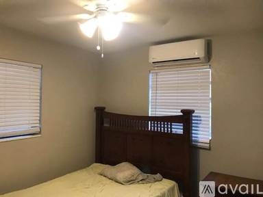 Main picture of 102 N 4th St
