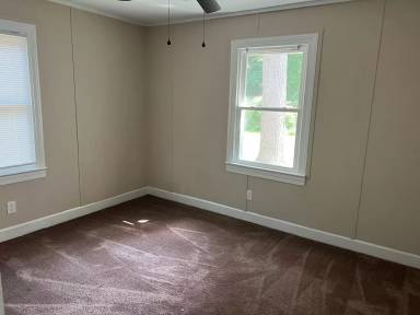 Main picture of 1024 Burt St