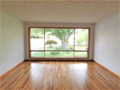 Main picture of 4378 Oakman St S