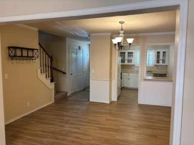 Main picture of 3119 W Wilshire Blvd