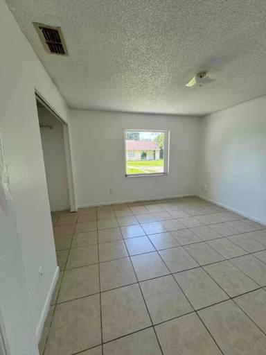 Main picture of 1410 Herschell St