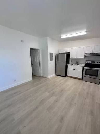 Main picture of 320 NE 13th Ave
