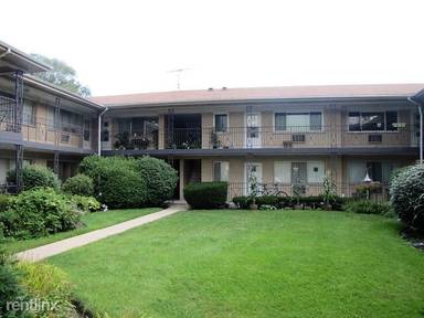 Main picture of 715 Busse Hwy