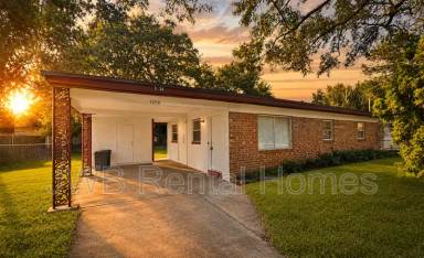 Main picture of 3038 Broadway Ave