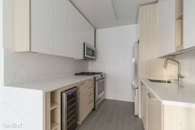 Main picture of 101 West End Ave Apartments