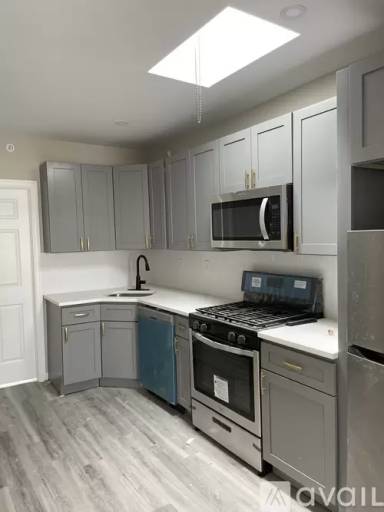 Main picture of 221 S 51st St