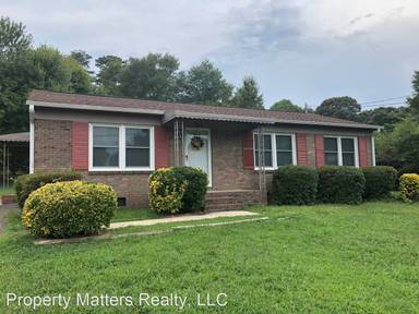 Main picture of 305 Briarwood Cir