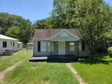 Main picture of 203 Fairy Ave