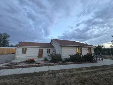 Main picture of 375 W Main St