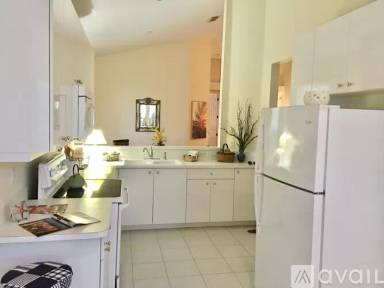 Main picture of 829 SW Lake Charles Cir