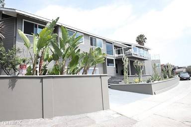 Main picture of 2 Camel Point Dr