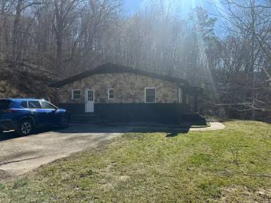 Main picture of 500 Laurel Springs Dr